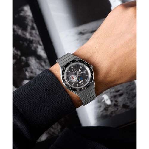 Relógio Timex Q x NASA TW2Y56700